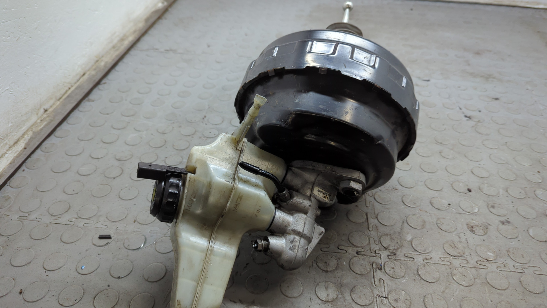 Цилиндр тормозной главный