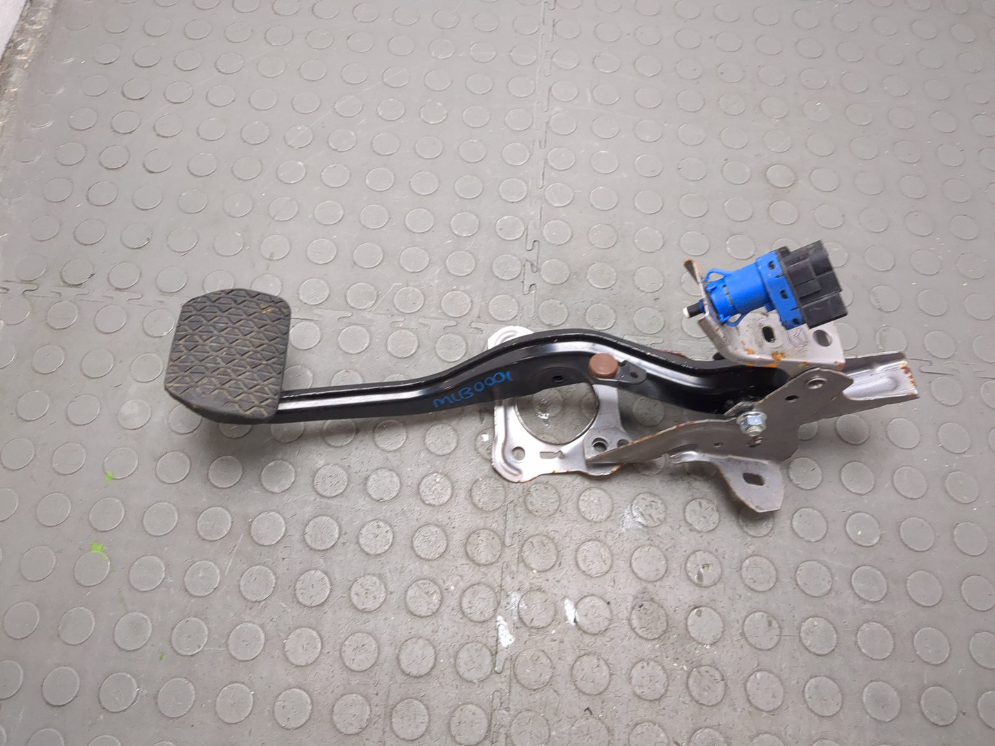 Педаль тормоза