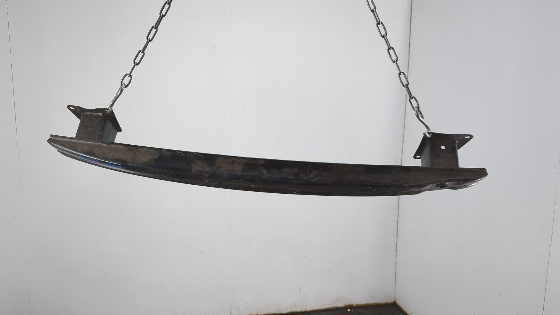 Усилитель заднего бампера