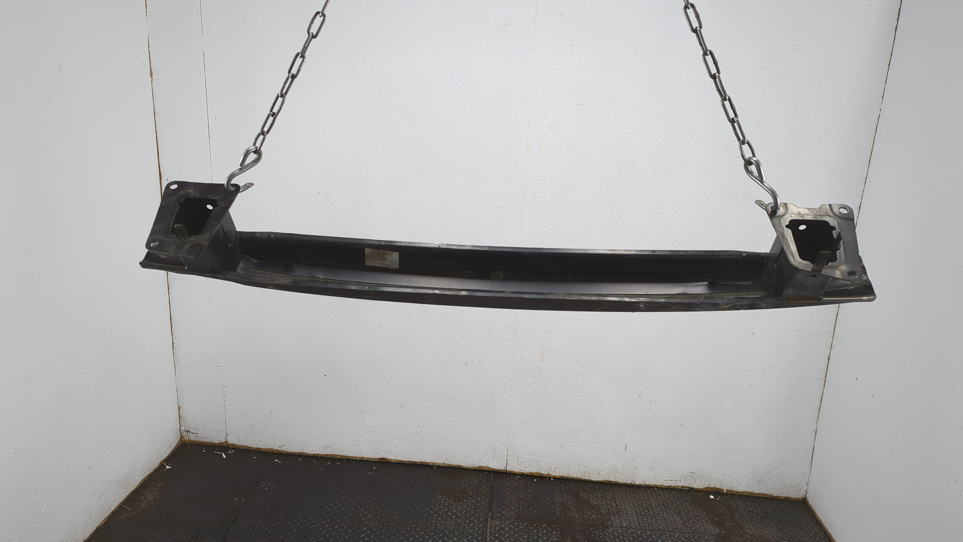 Усилитель заднего бампера