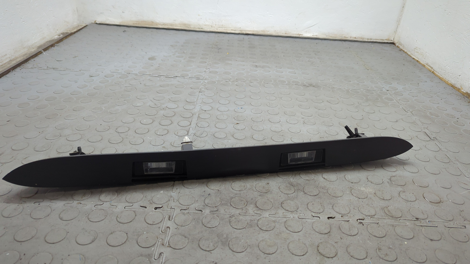 Фонарь подсветки номера