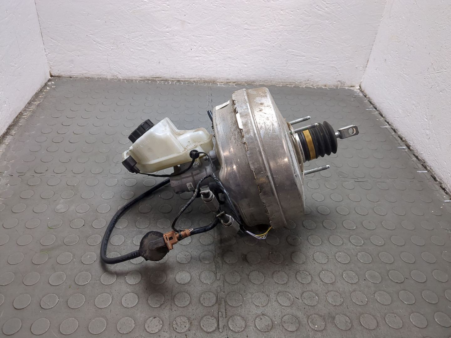 Цилиндр тормозной главный