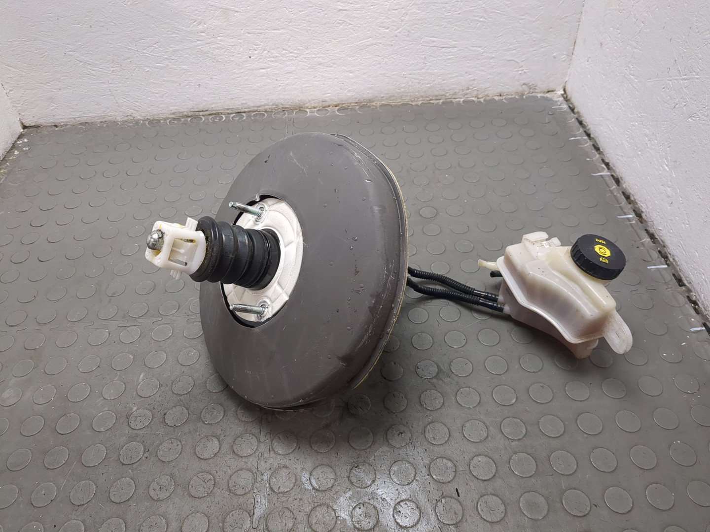 Цилиндр тормозной главный