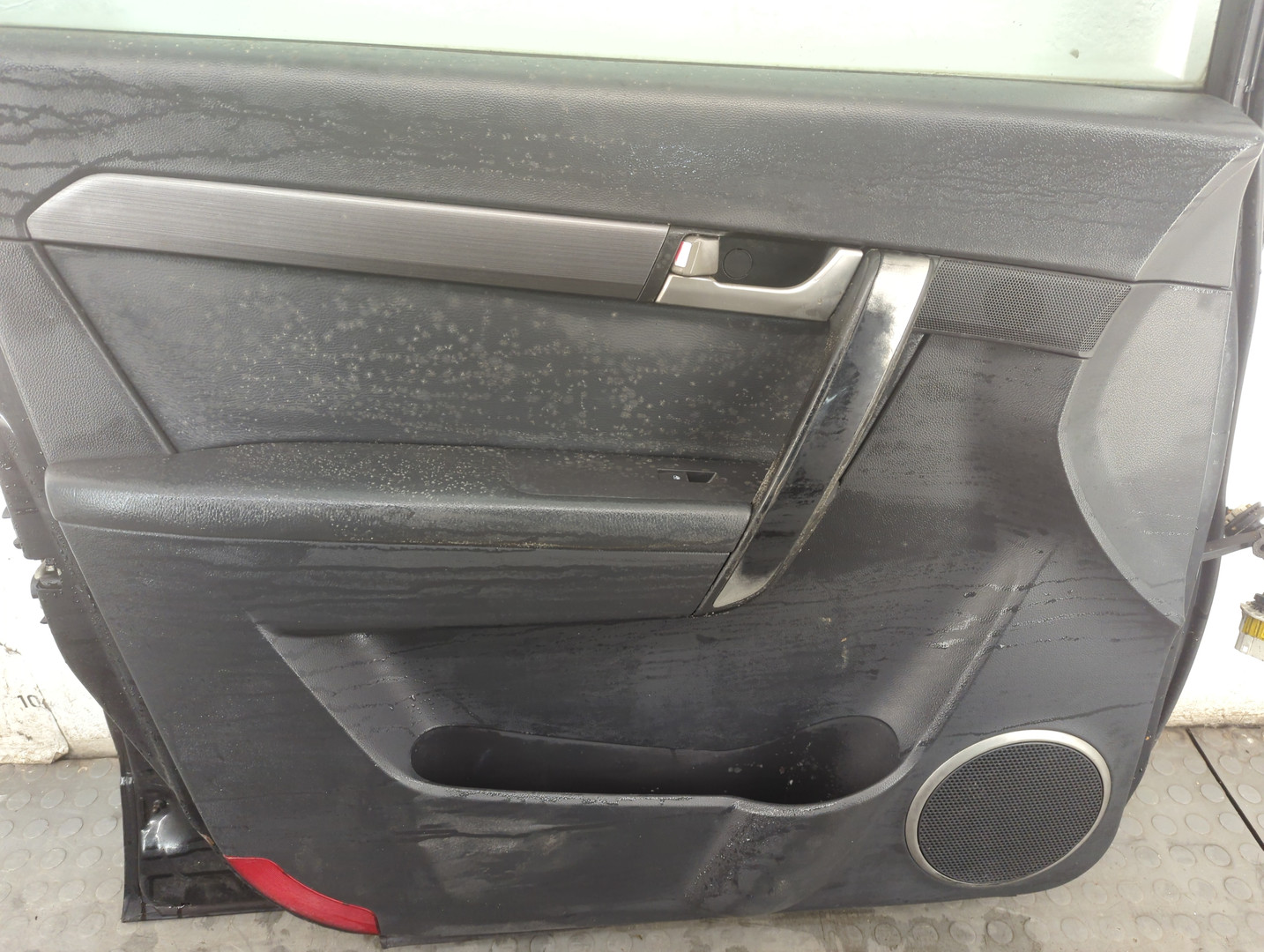 Дверь передняя левая