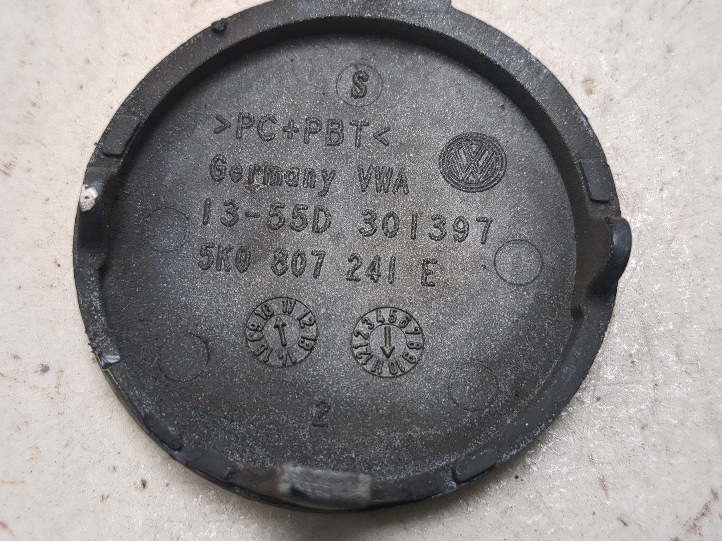 Заглушка буксировочного крюка