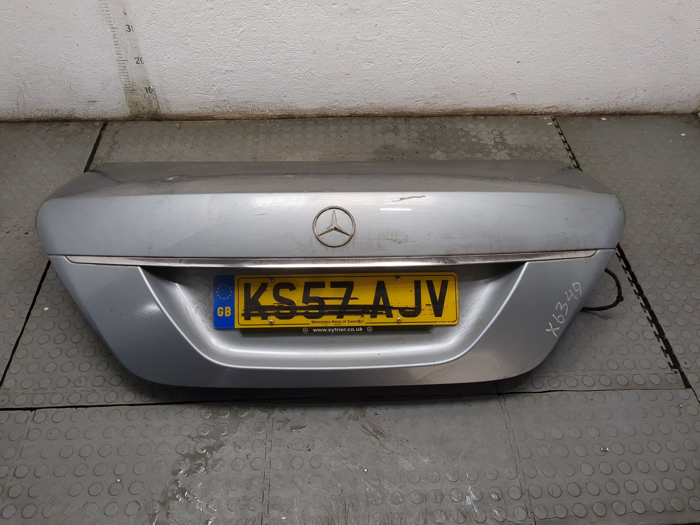 Дверь багажника