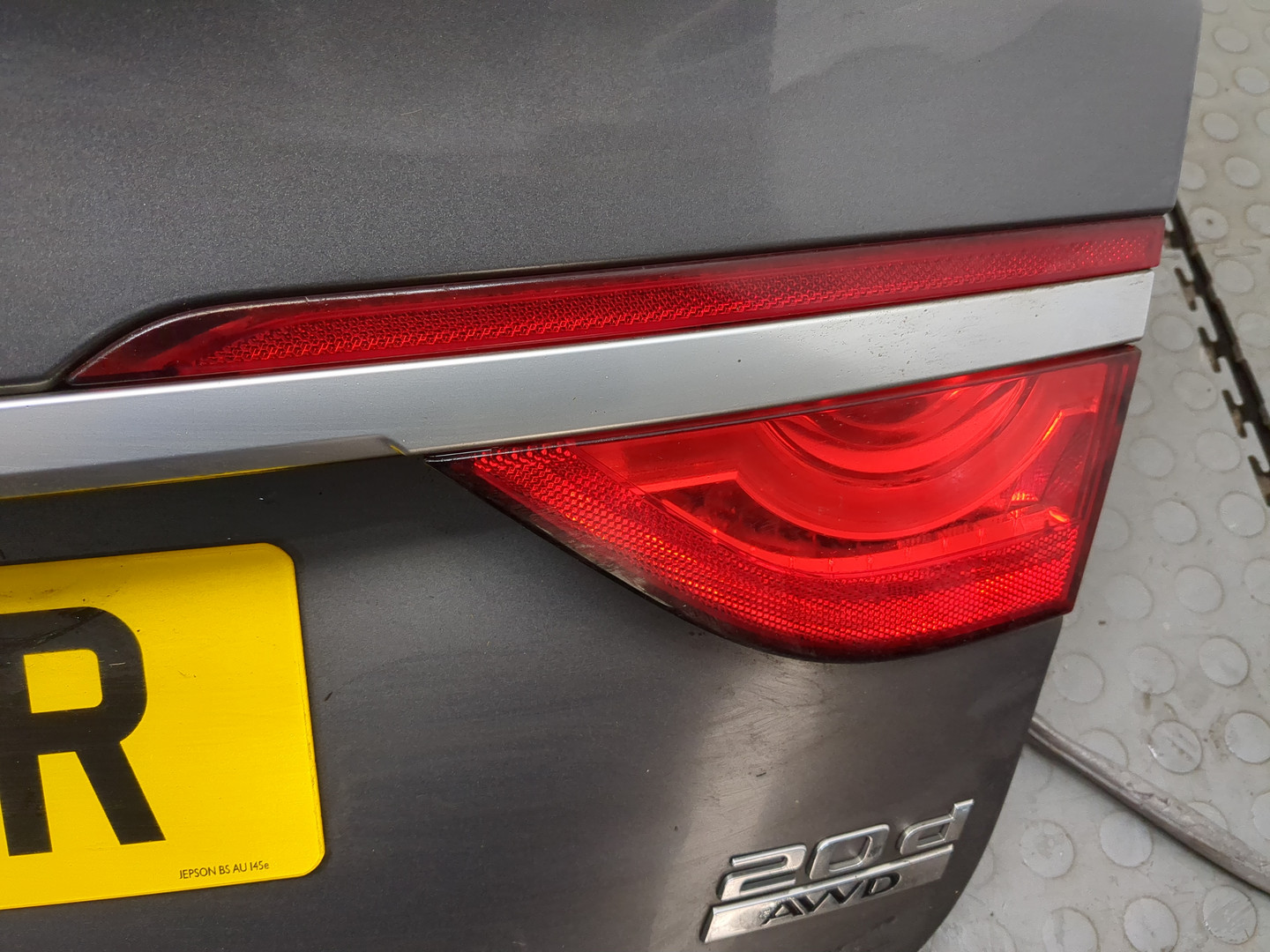 Дверь багажника