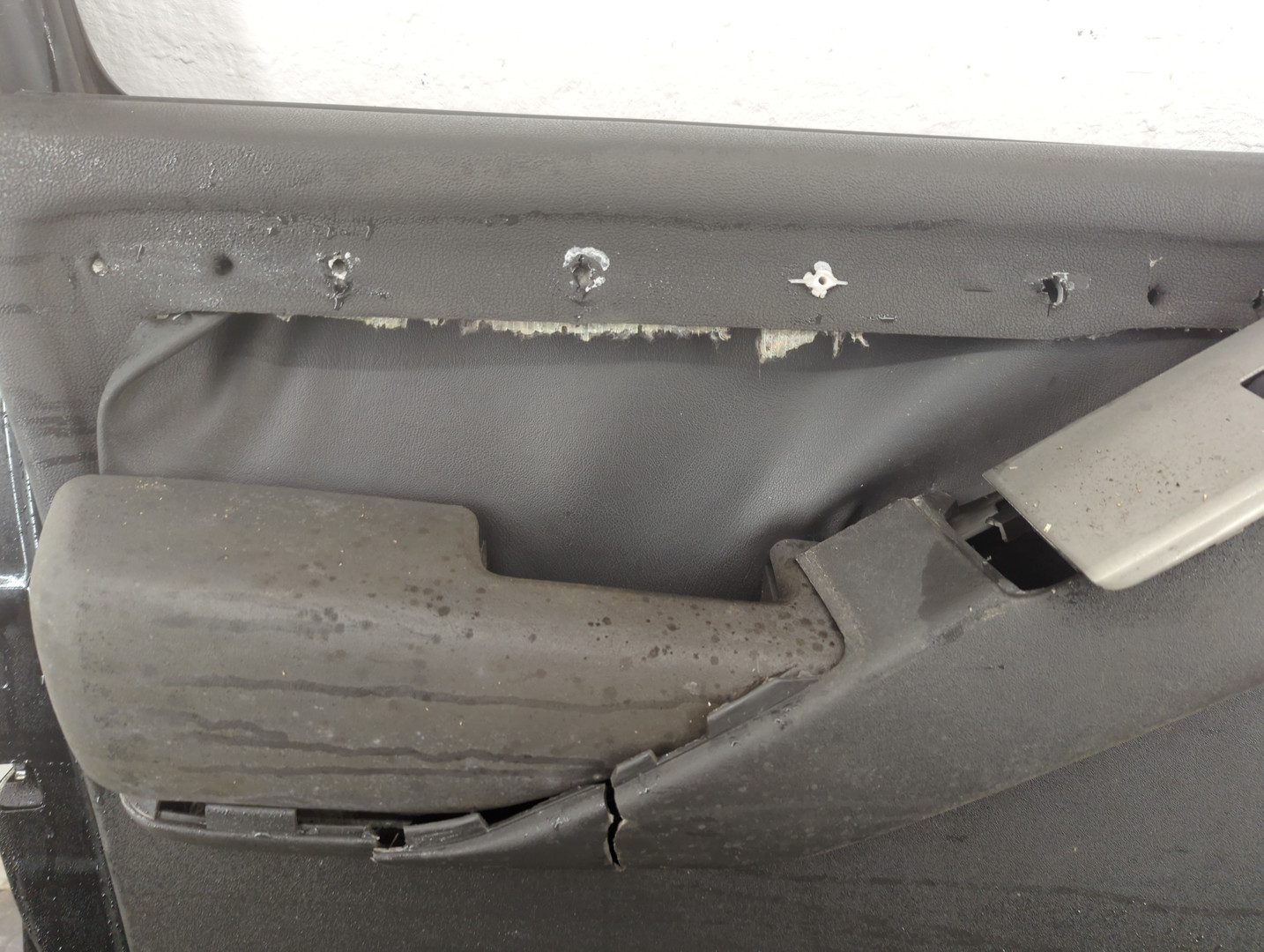 Дверь передняя левая