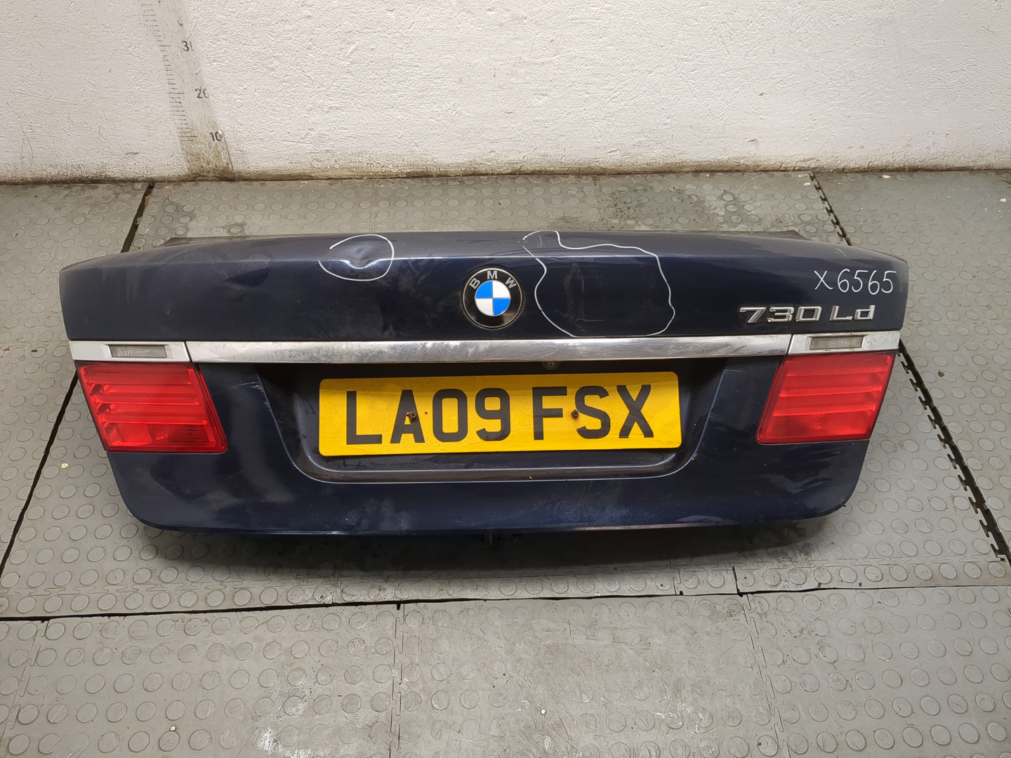 Дверь багажника