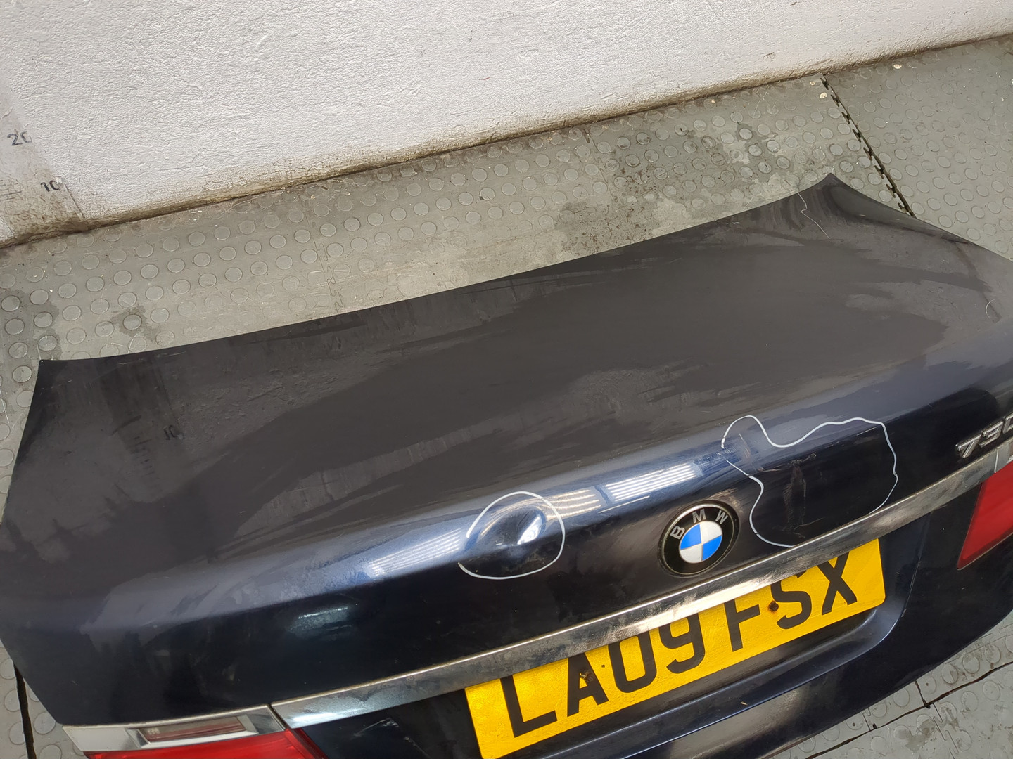 Дверь багажника