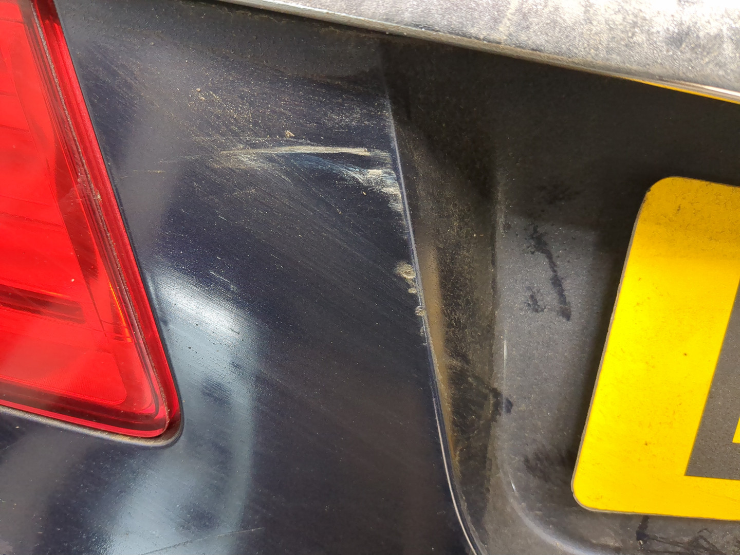 Дверь багажника