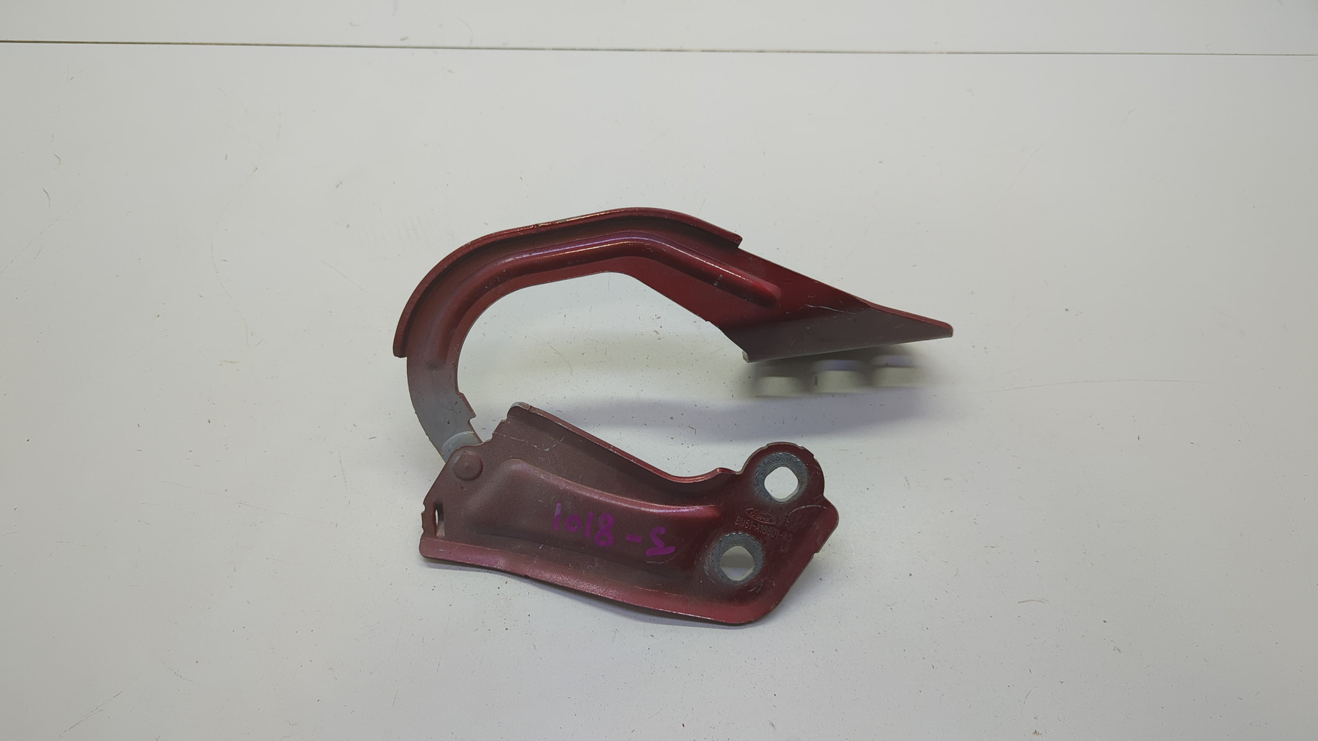 Петля капота левая