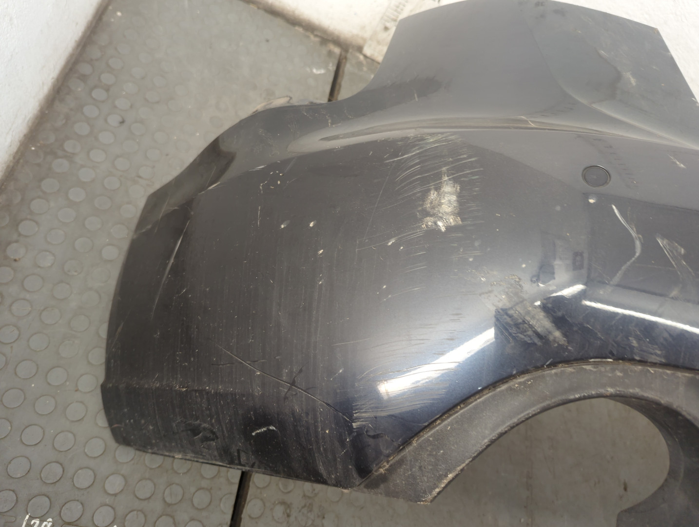 Бампер задний