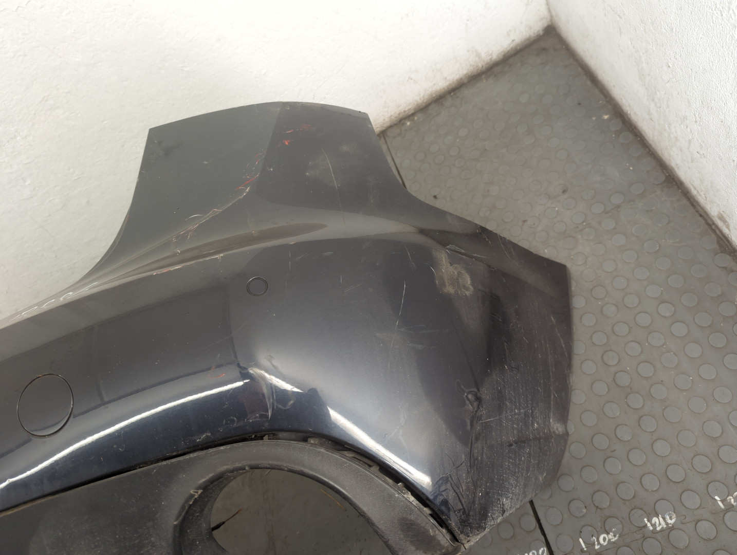 Бампер задний