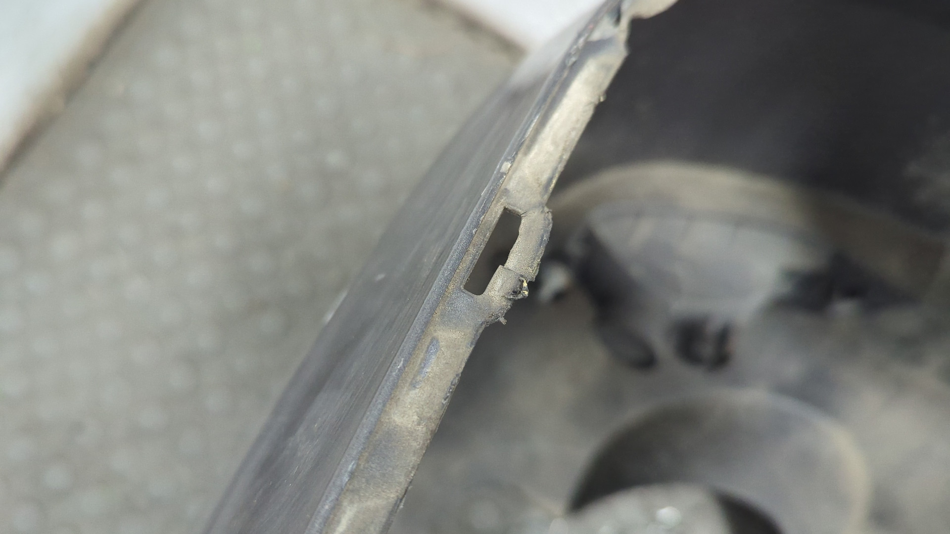 Бампер задний