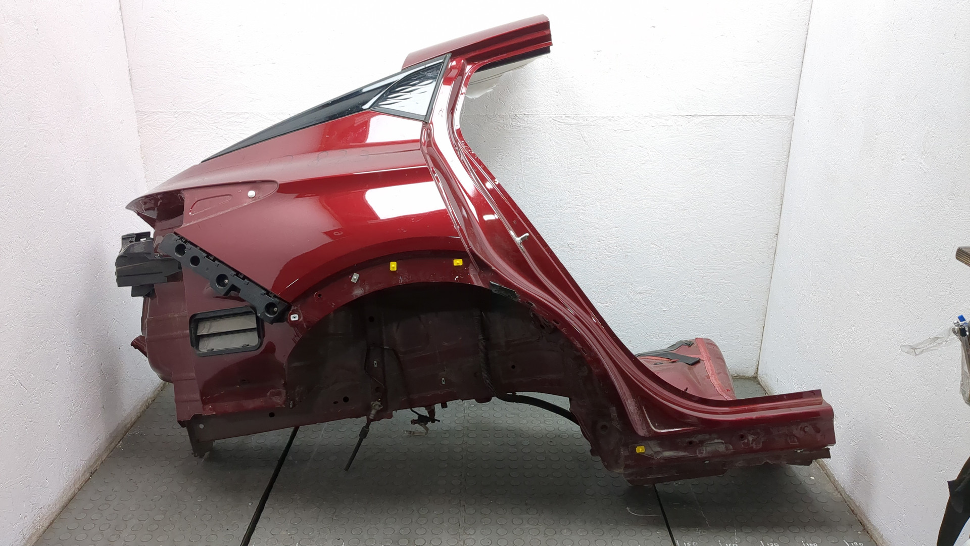 Кузовной элемент