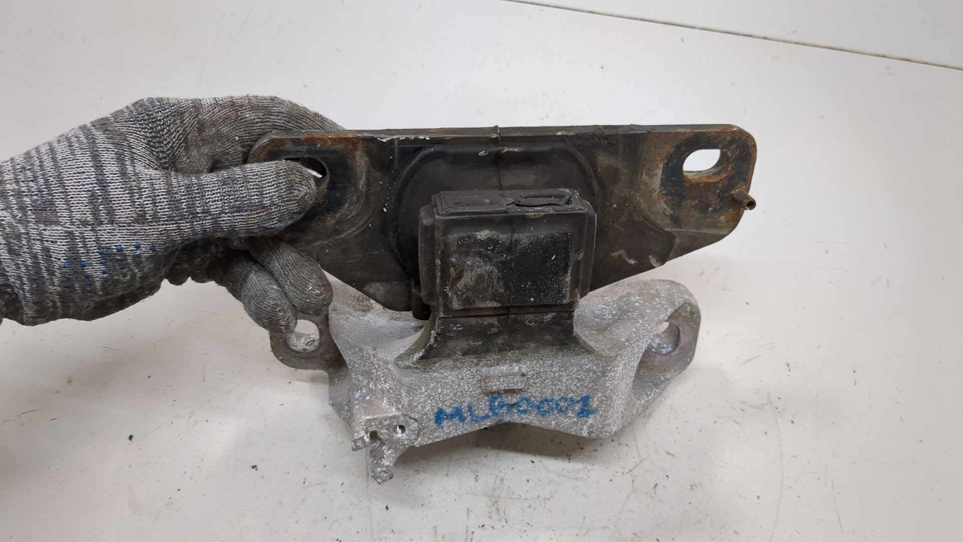 Опора двигателя