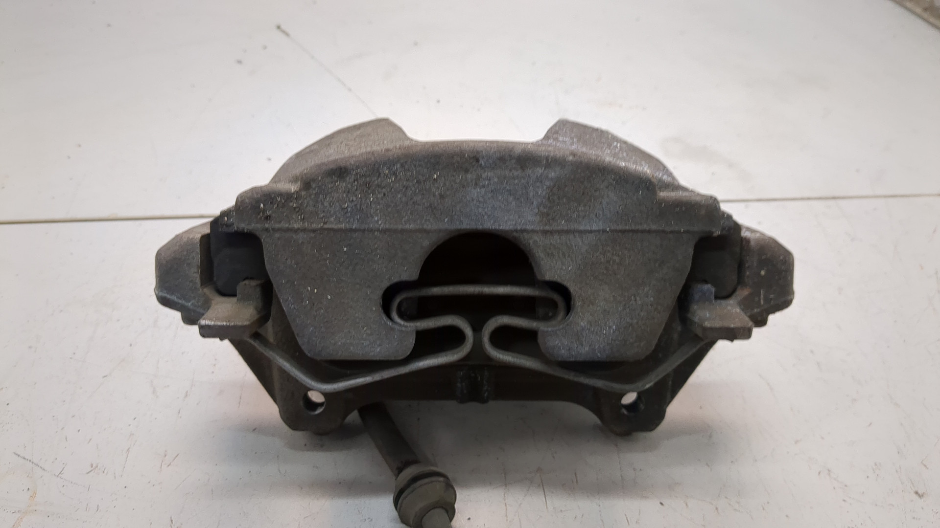 Суппорт передний правый