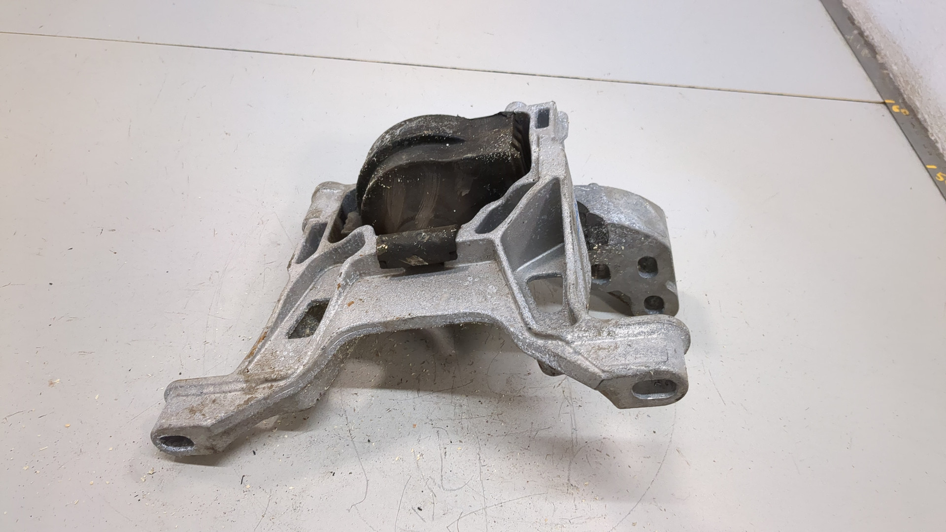 Опора двигателя