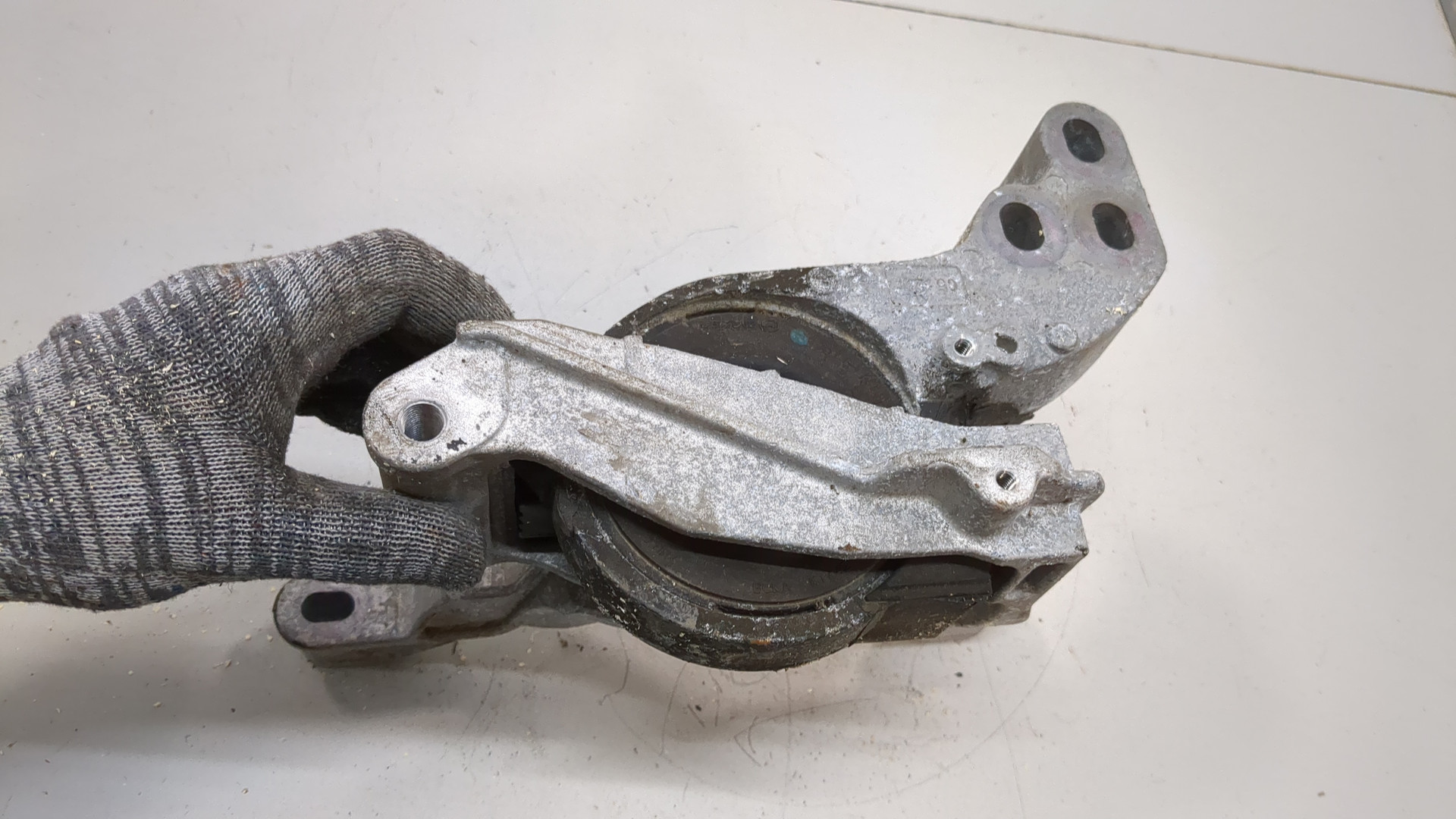 Опора двигателя