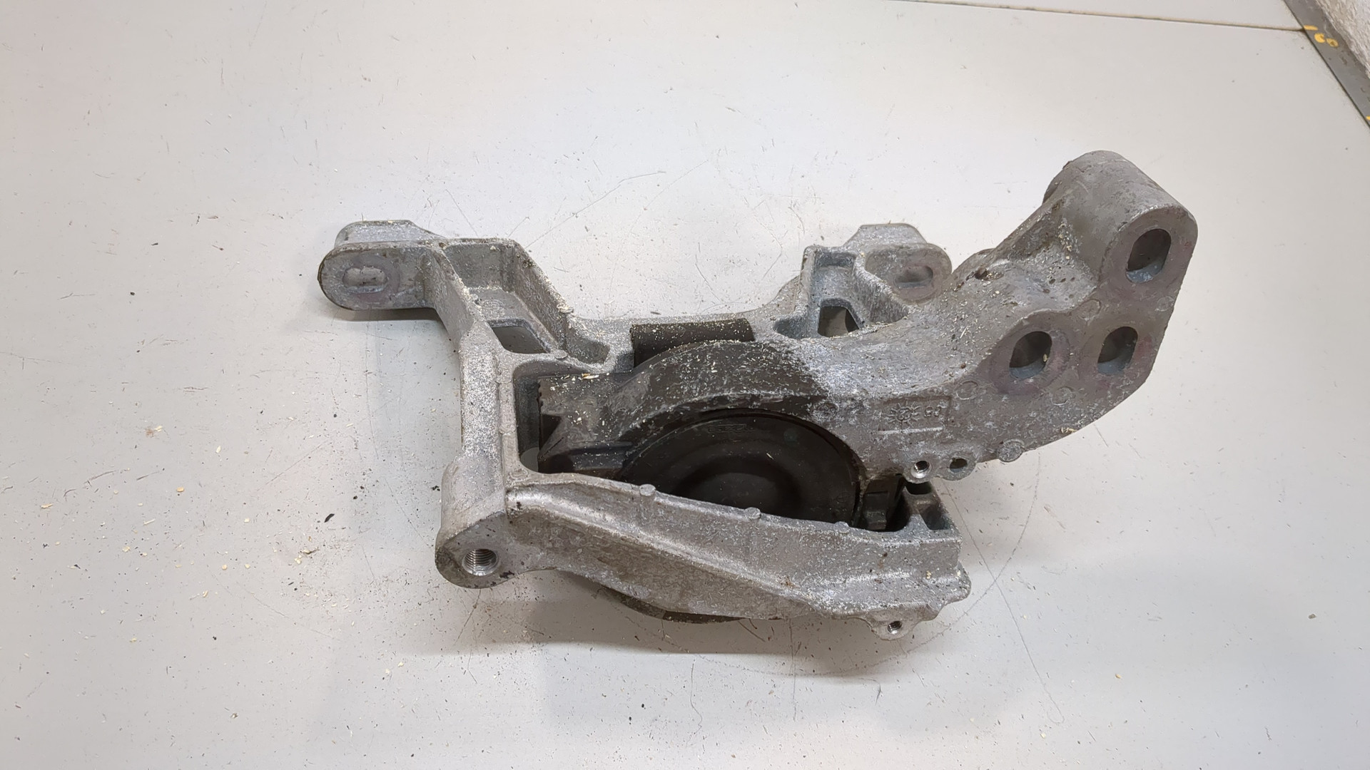 Опора двигателя