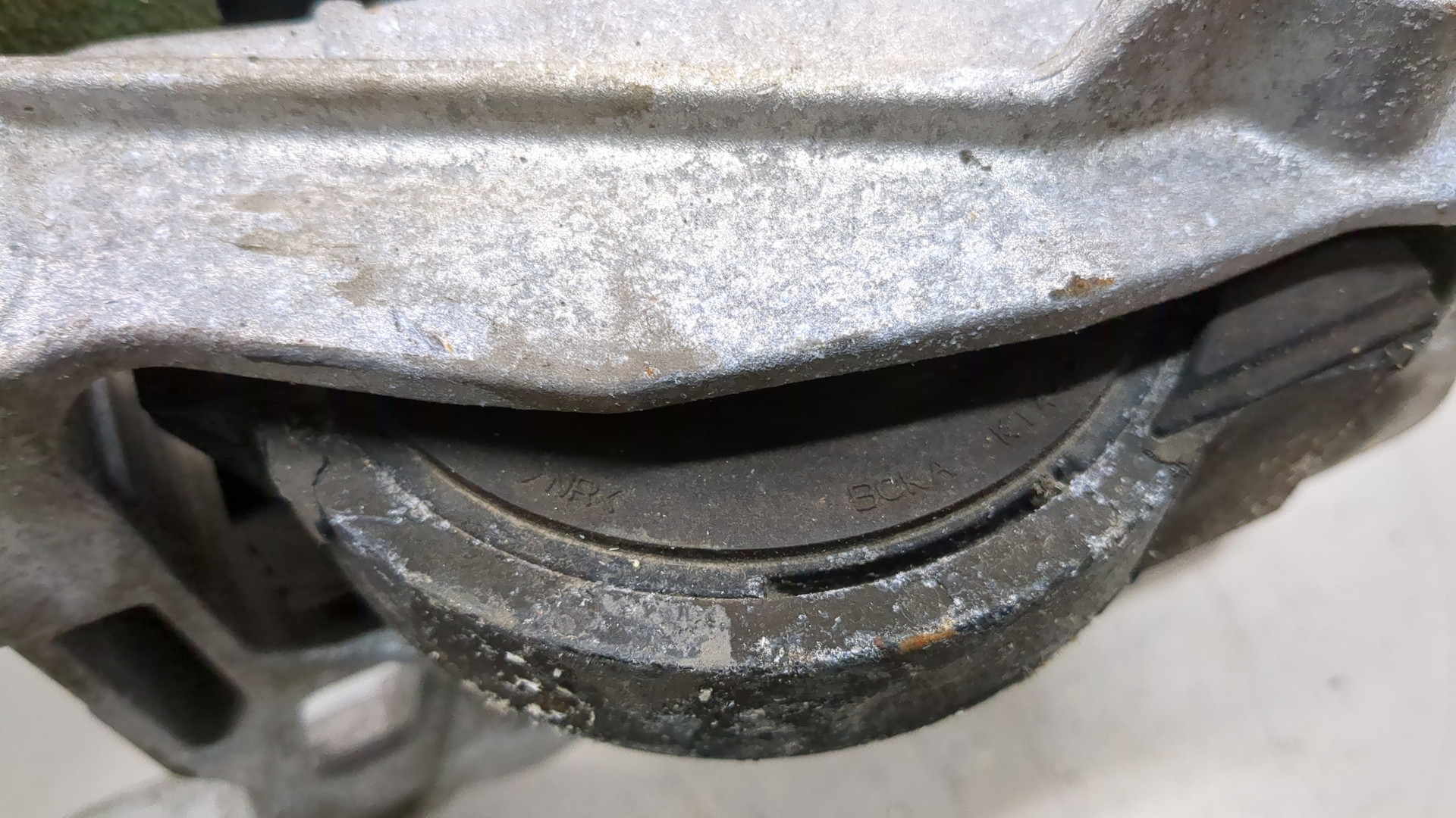 Опора двигателя