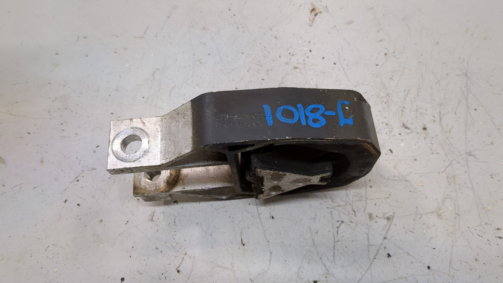 Опора двигателя