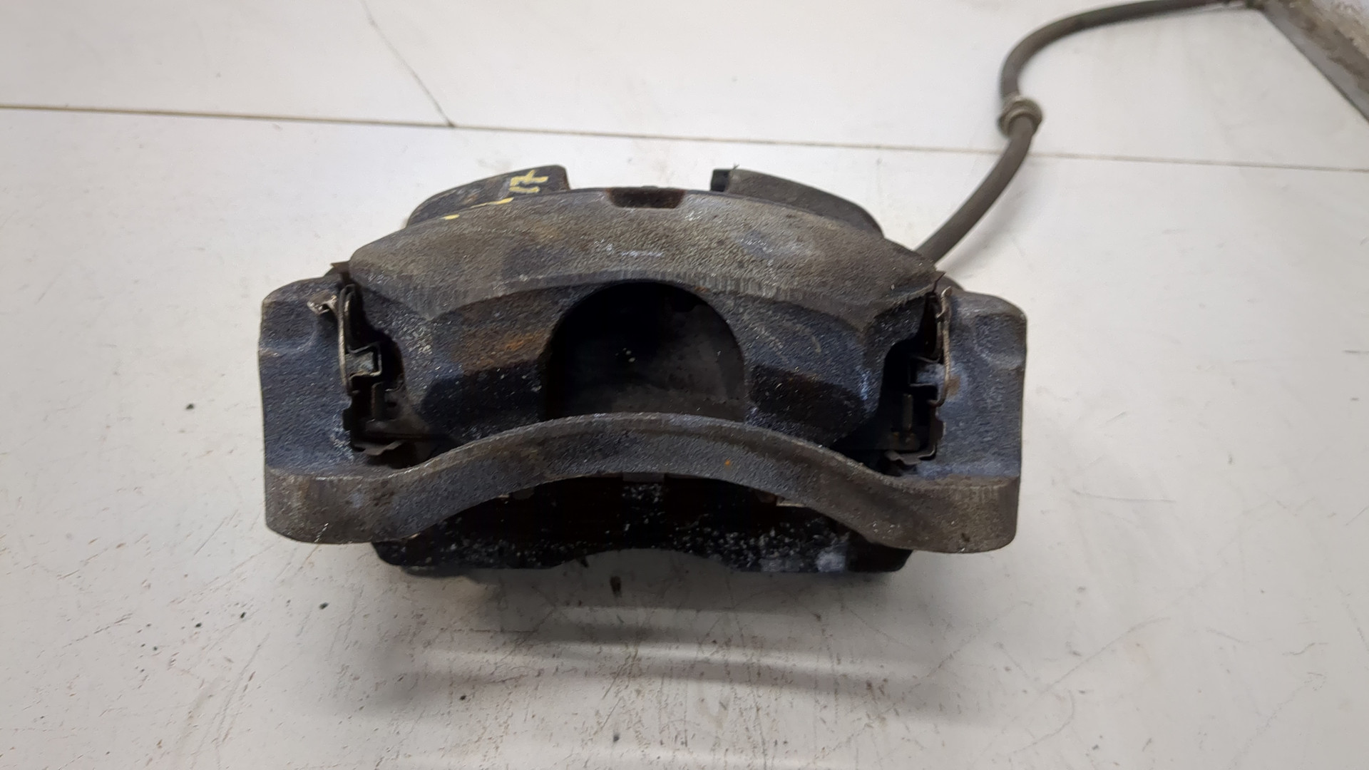 Суппорт передний левый