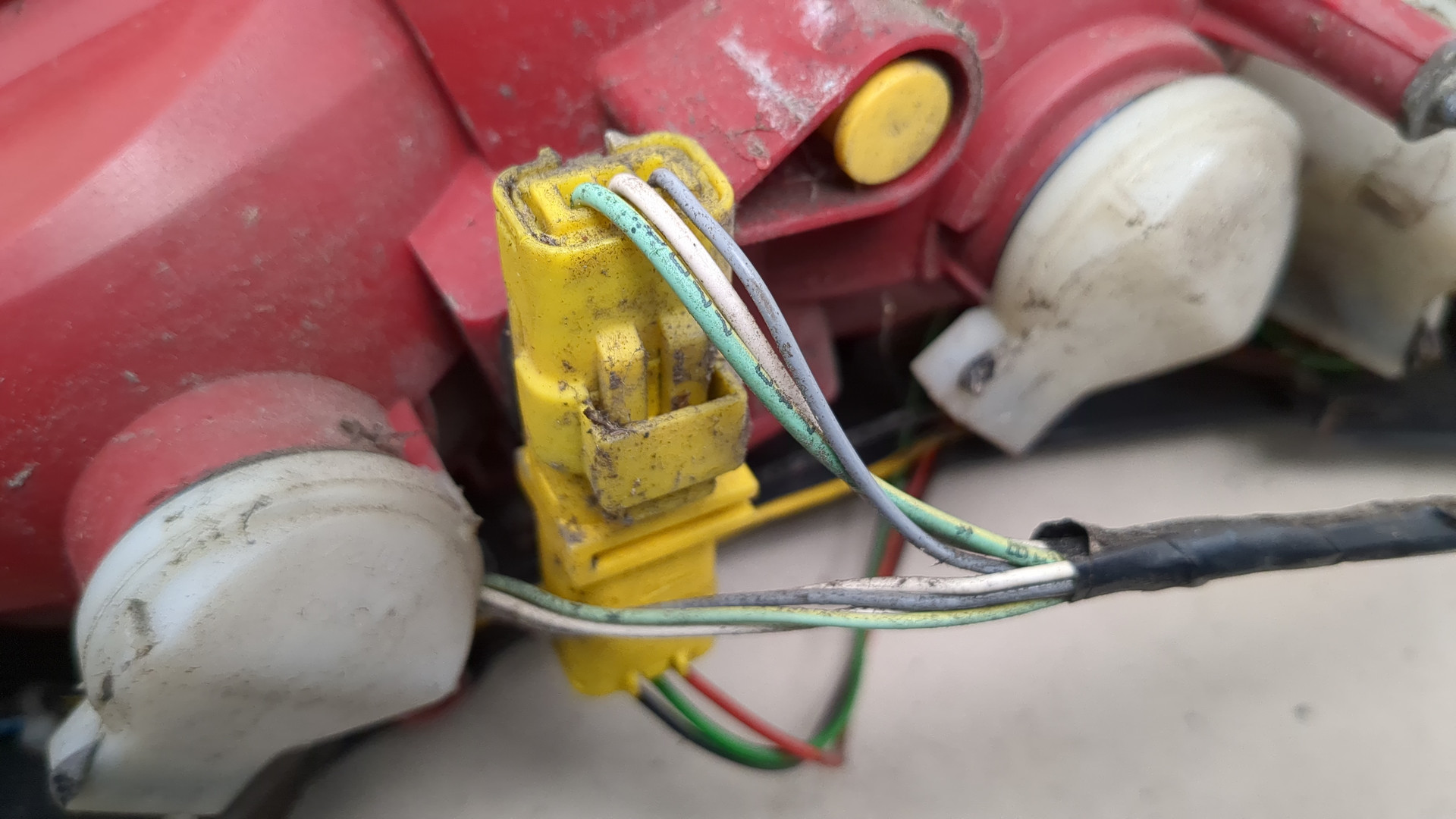 Фонарь задний правый