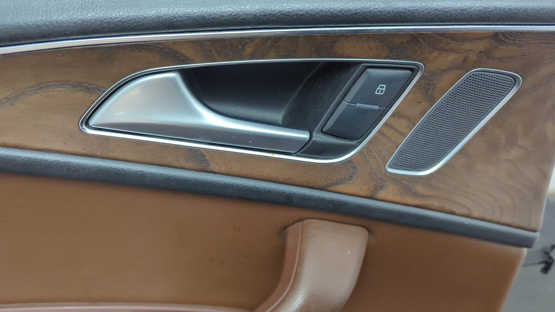 Дверь задняя левая