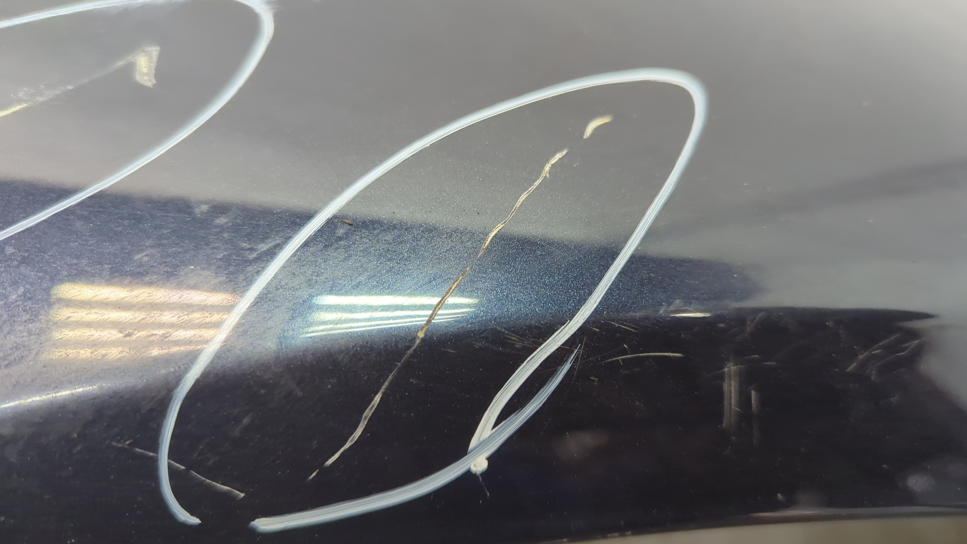 Крыло переднее правое