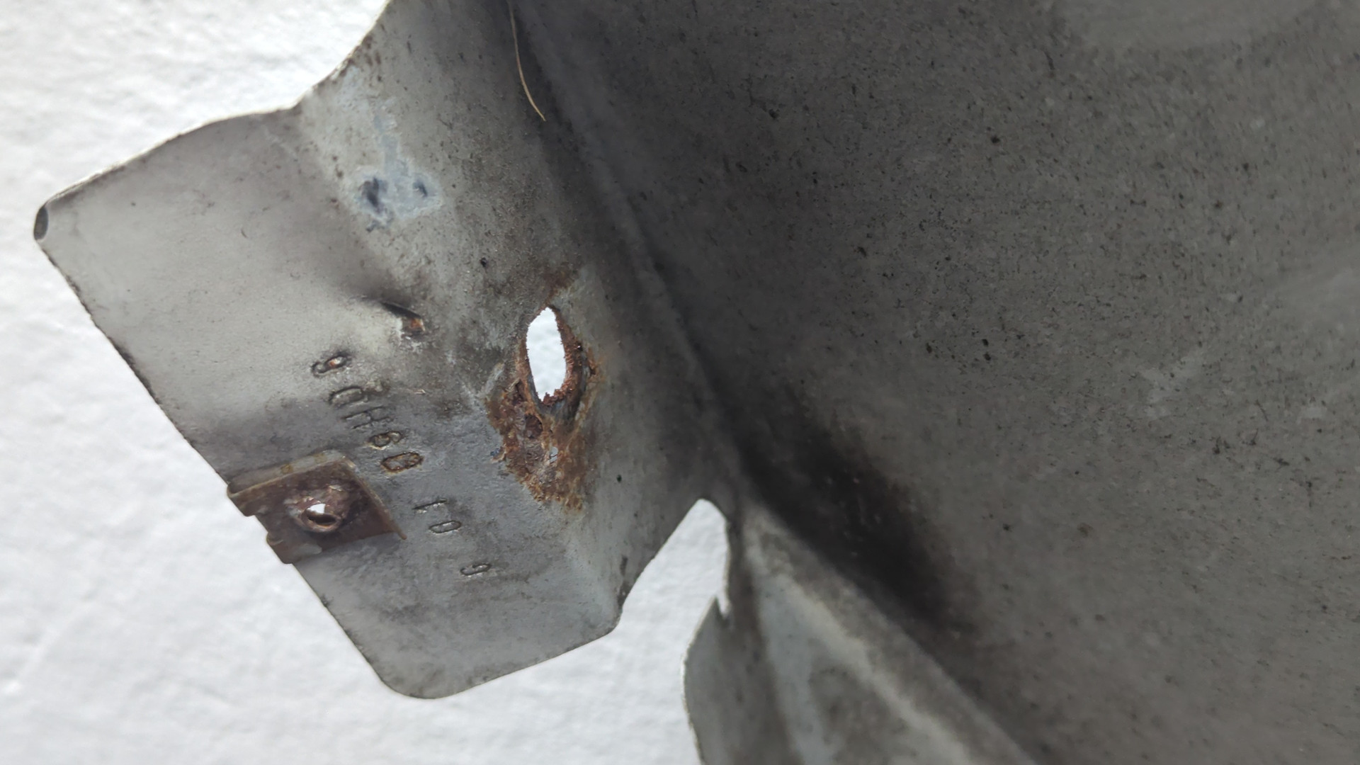 Крыло переднее правое