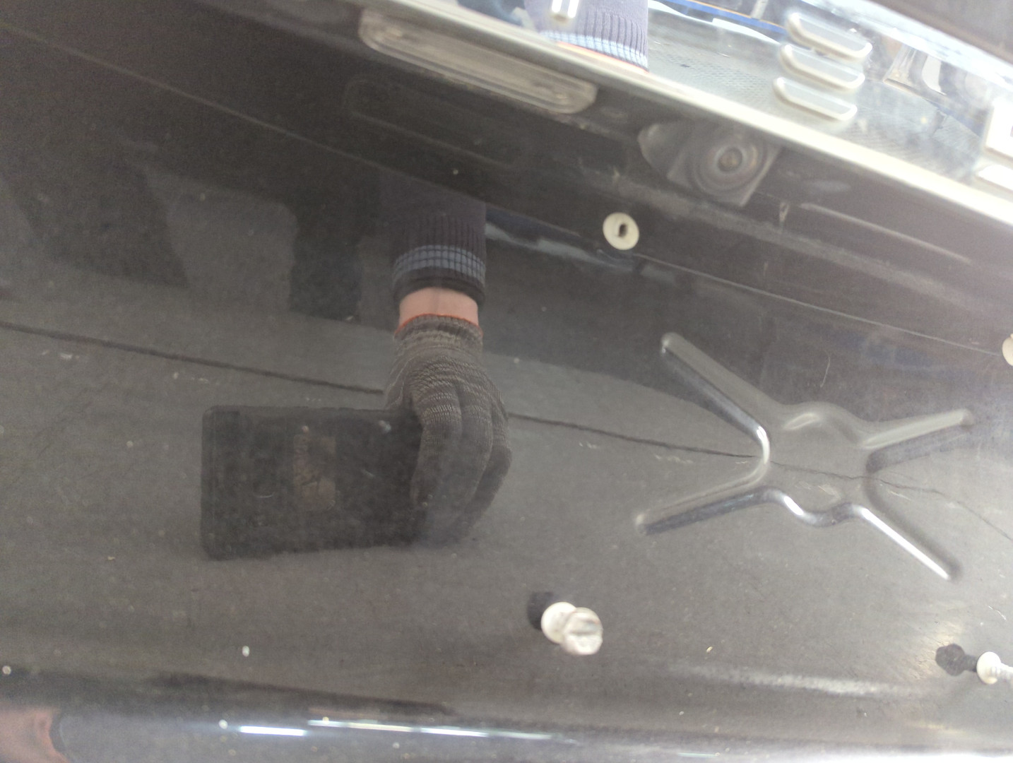 Дверь багажника