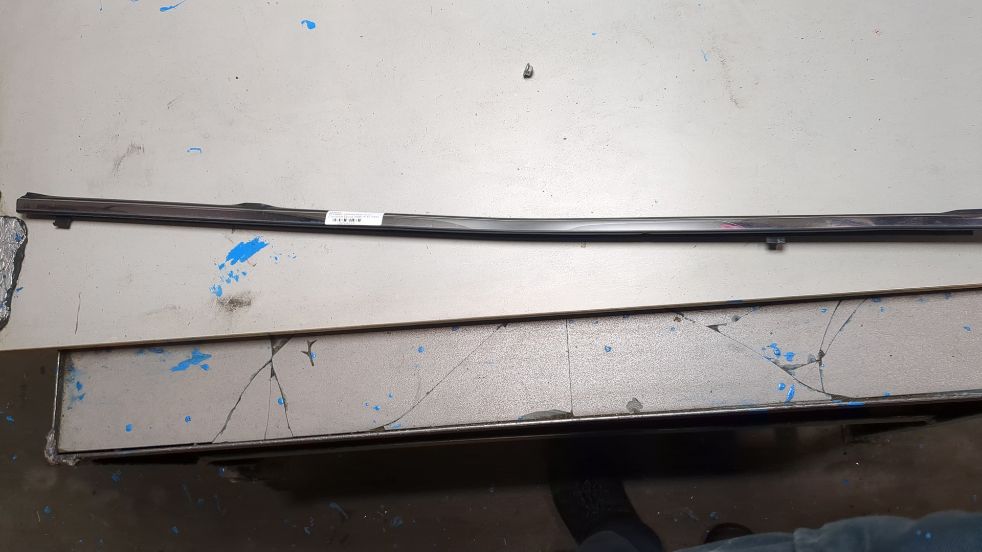 Накладка стекла заднего правого