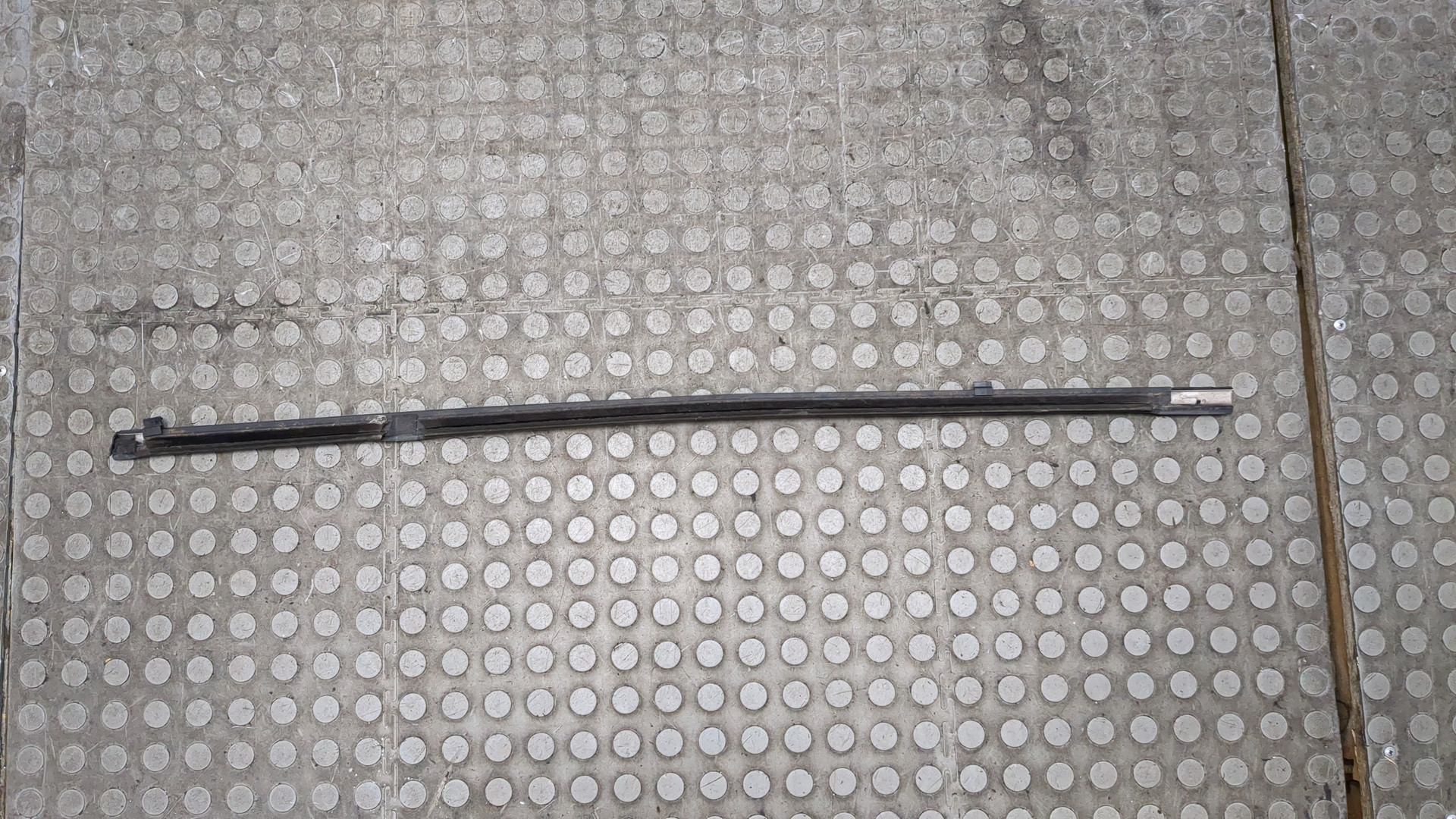 Накладка стекла заднего правого