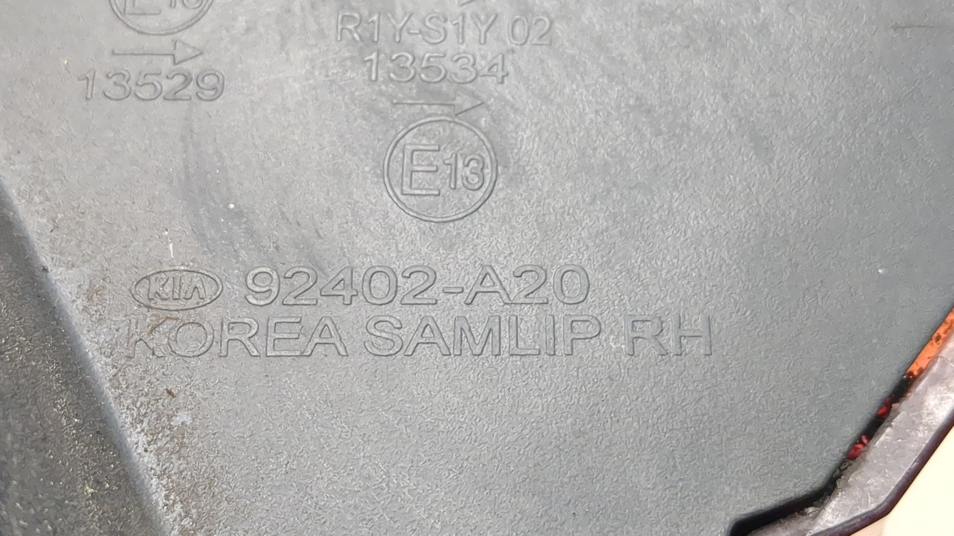 Фонарь задний правый