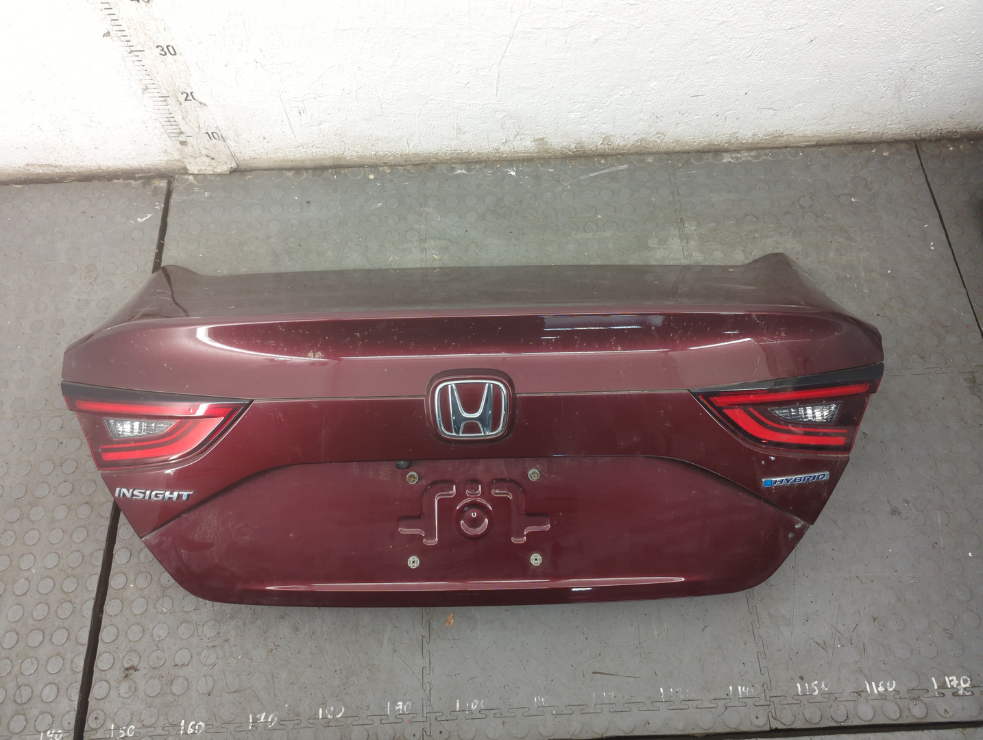 Дверь багажника