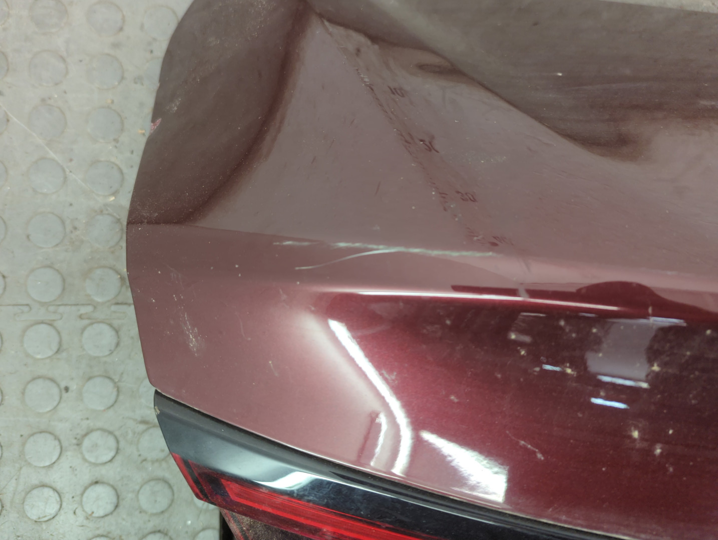 Дверь багажника