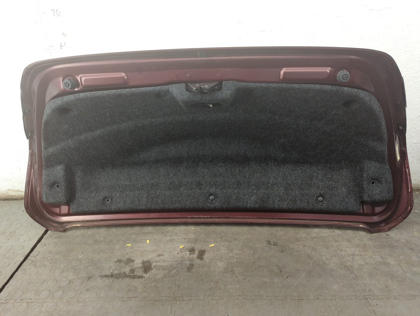 Дверь багажника