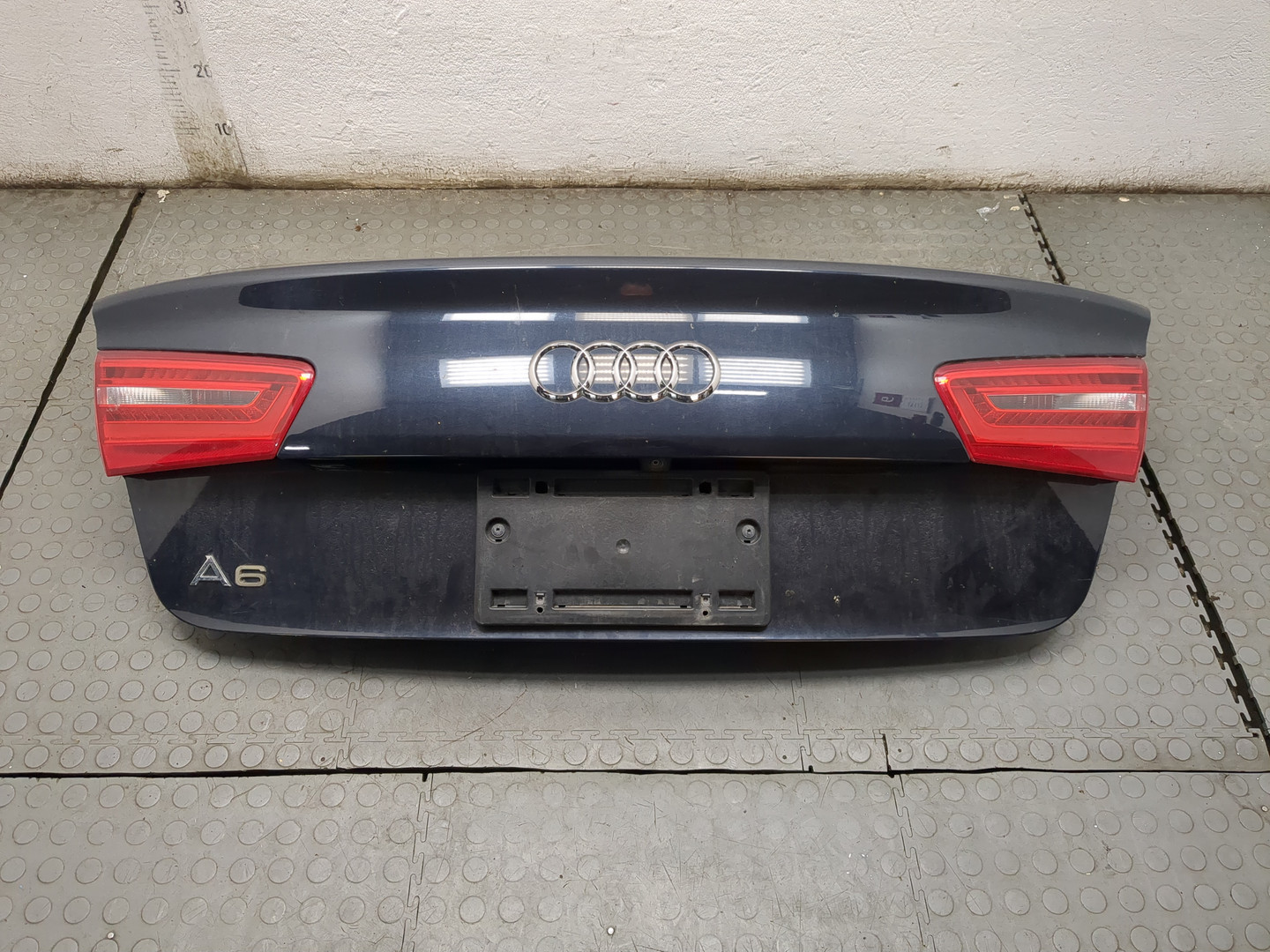 Дверь багажника