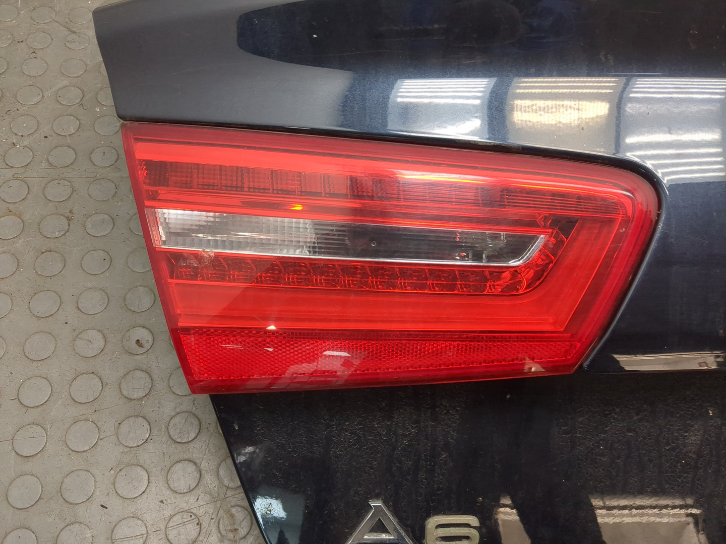 Дверь багажника