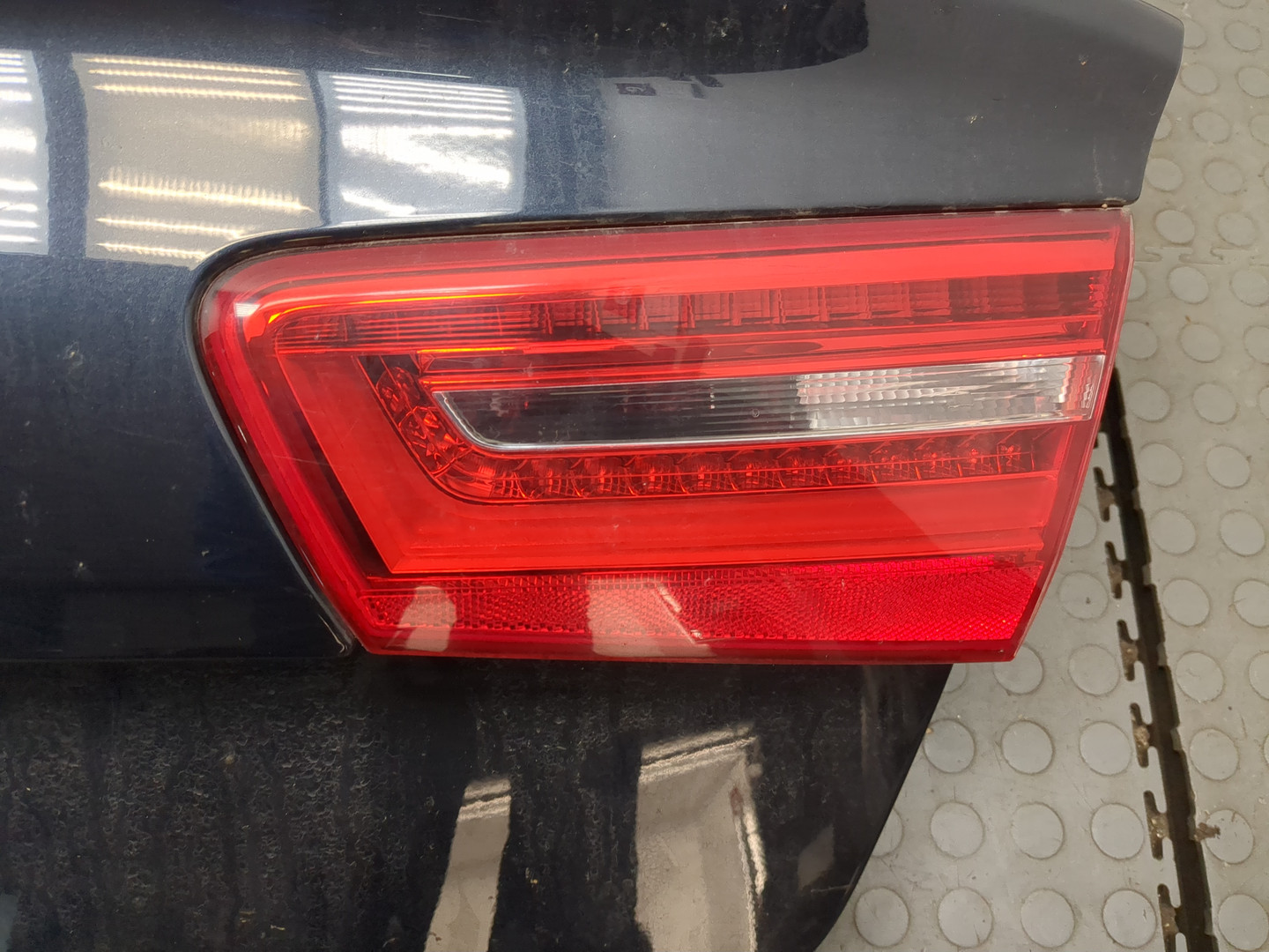 Дверь багажника