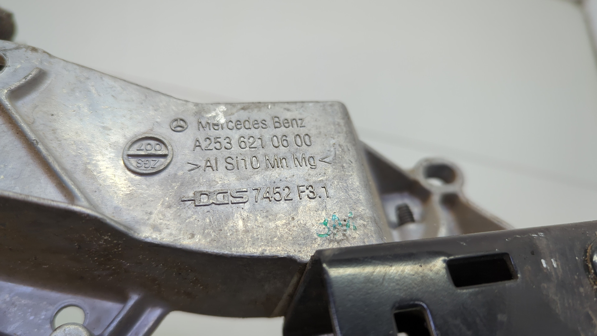 Кронштейн радиатора