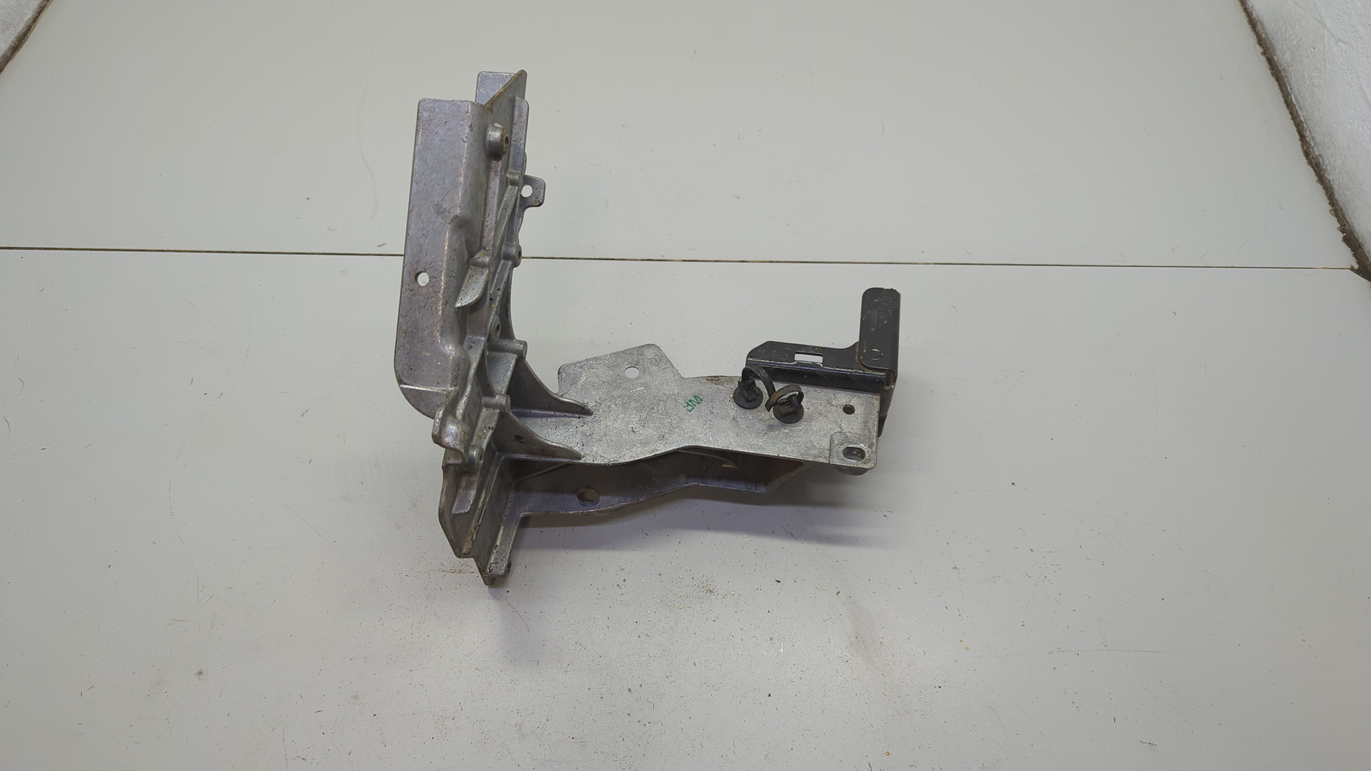 Кронштейн радиатора