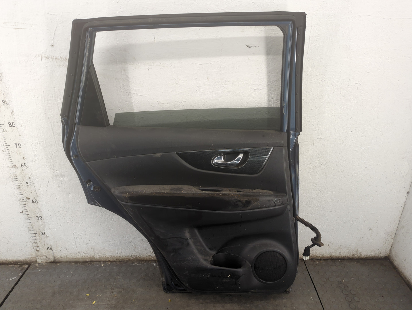 Дверь задняя левая