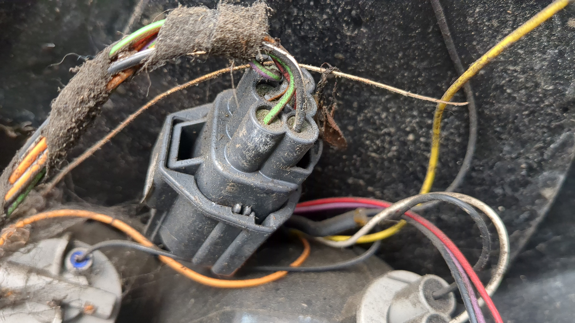 Фонарь задний левый