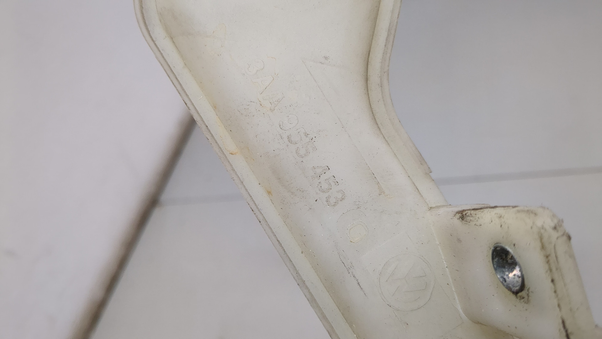 Бачок омывателя лобового стекла