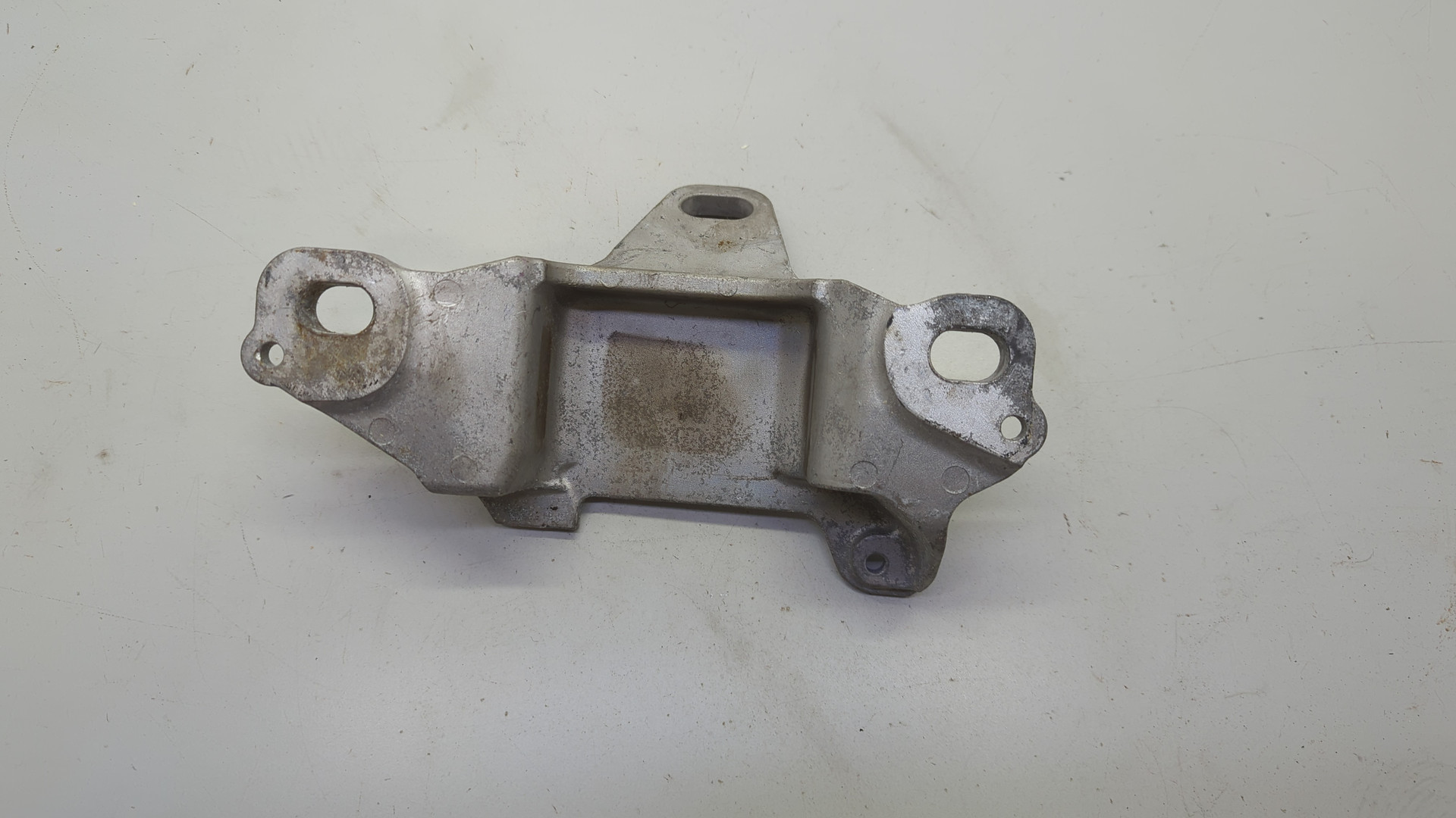 Кронштейн двигателя