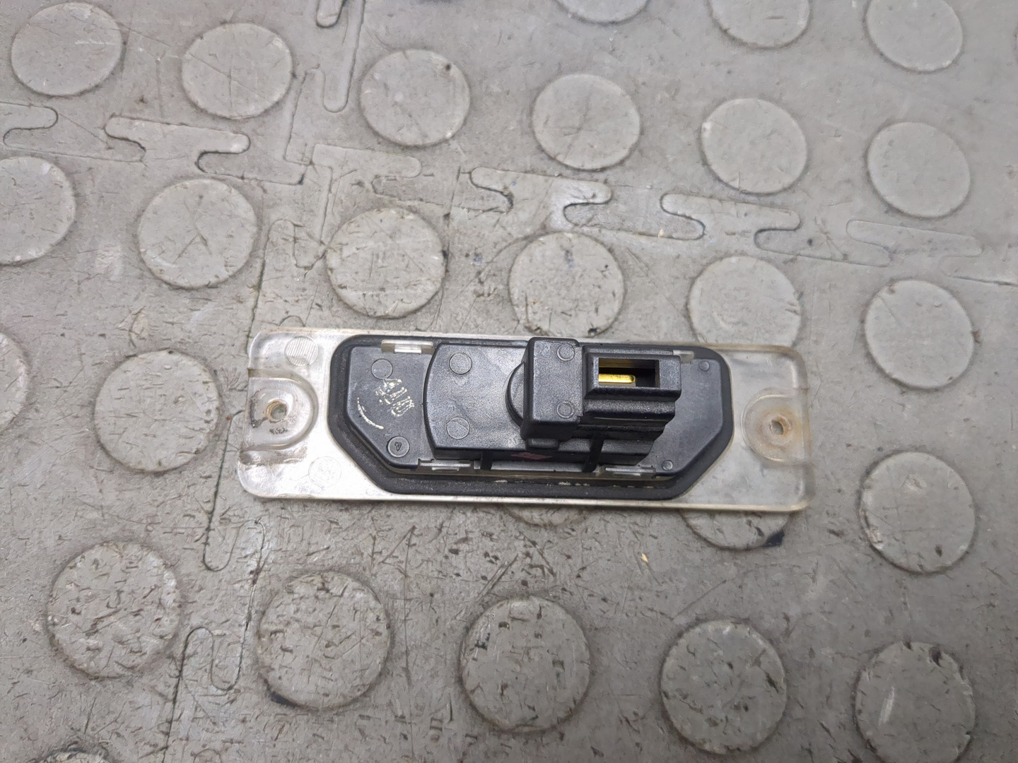 Фонарь подсветки номера