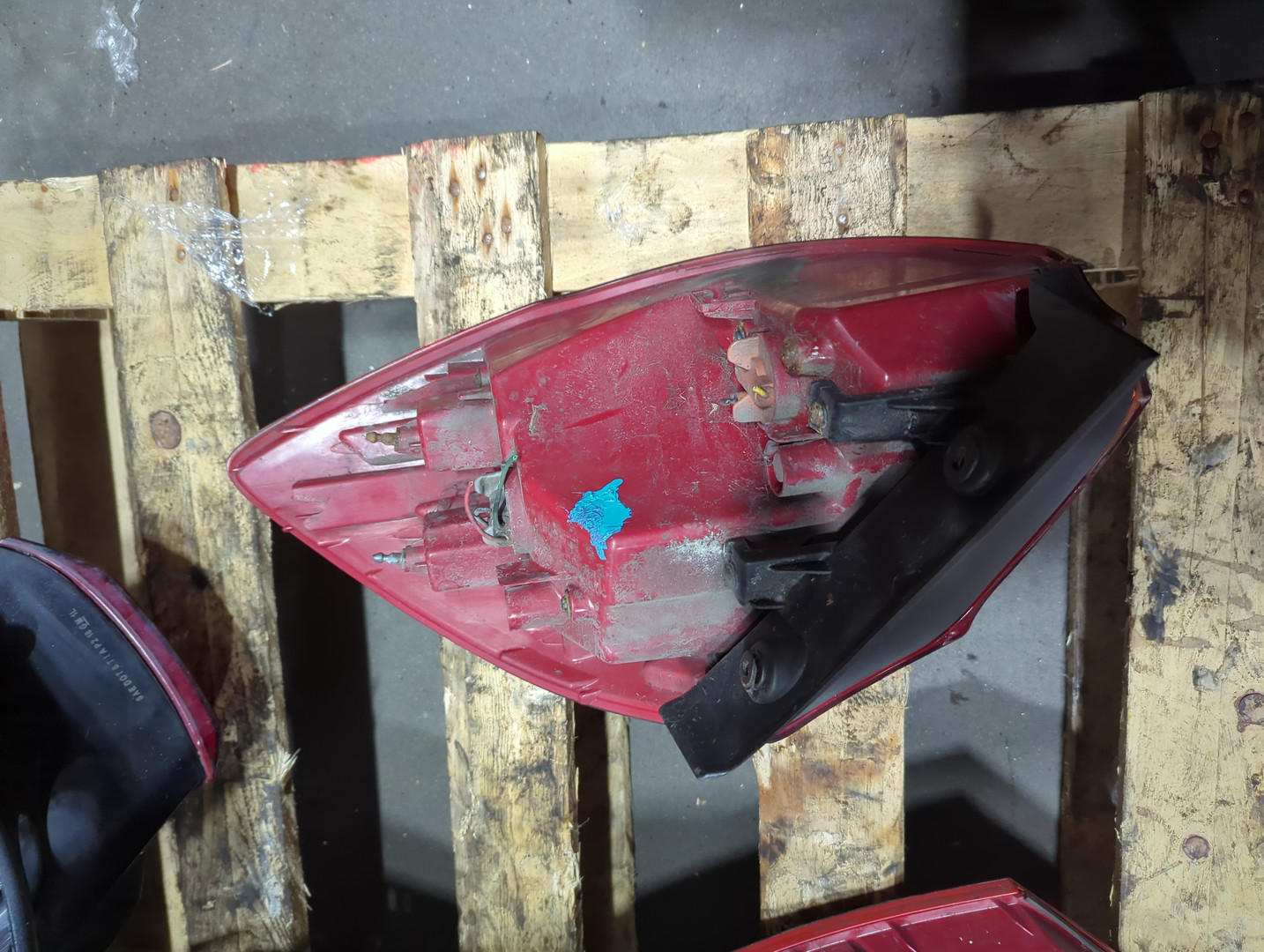 Фонарь задний левый